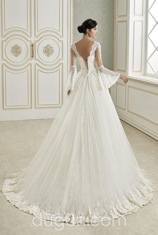 34017-64  Balık Kesim Sırt Dekolteli V Yaka Gelinlik 1