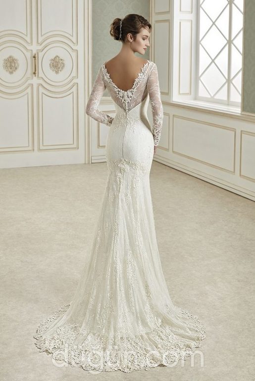 34700 Balık Kesim Sırt Dekolteli V Yaka Gelinlik 1