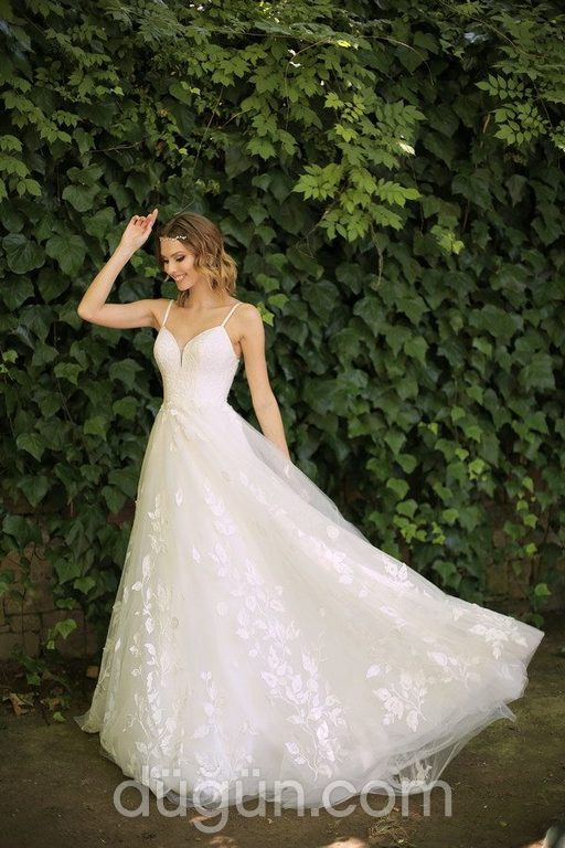 3035 Sırt Dekolteli V Yaka Modern Gelinlik 4