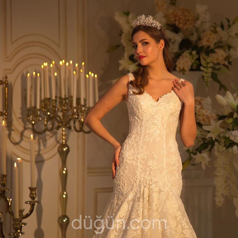 1179 Balık Kesim Sırt Dekolteli V Yaka Gelinlik 3