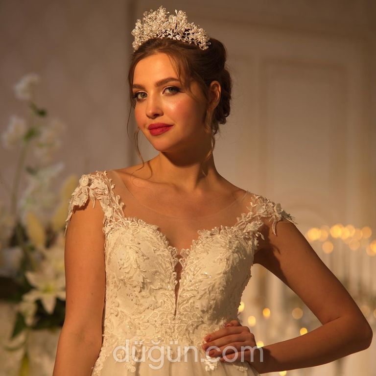 3147 A Kesim Sırt Dekolteli V Yaka Gelinlik 4