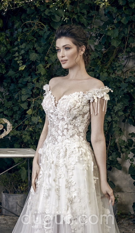 1003 A Kesim Sırt Dekolteli Düşük Omuz Gelinlik 1