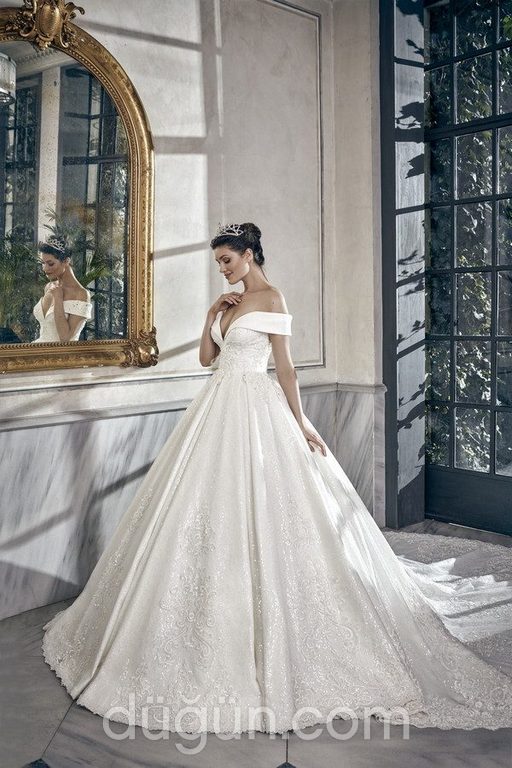 3049 Prenses Kesim Sırt Dekolteli Düşük Omuz Gelinlik 1