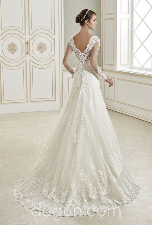 34708 A Kesim Sırt Dekolteli V Yaka Gelinlik 2