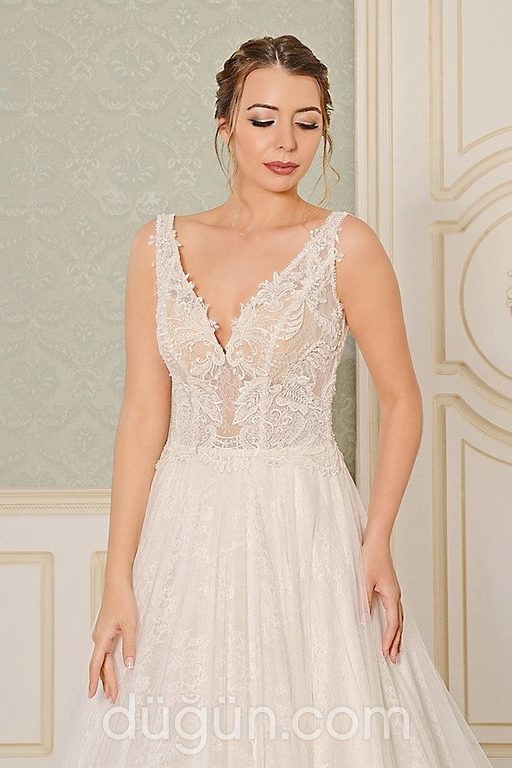 3042 A Kesim Sırt Dekolteli V Yaka Gelinlik 3