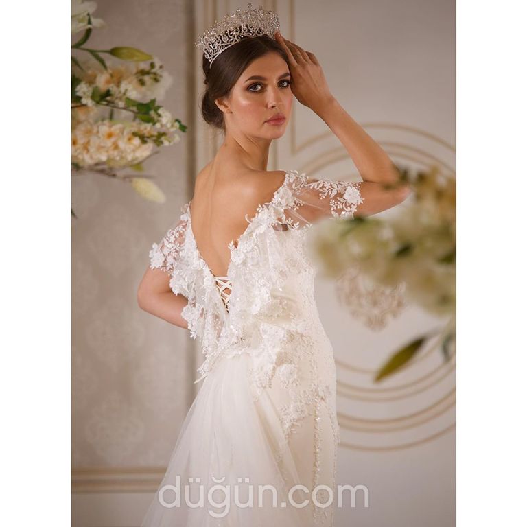 1206 Balık Kesim Sırt Dekolteli Düşük Omuz Gelinlik 1