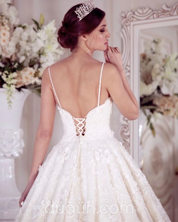 3160 Prenses Kesim Sırt Dekolteli V Yaka Gelinlik 4