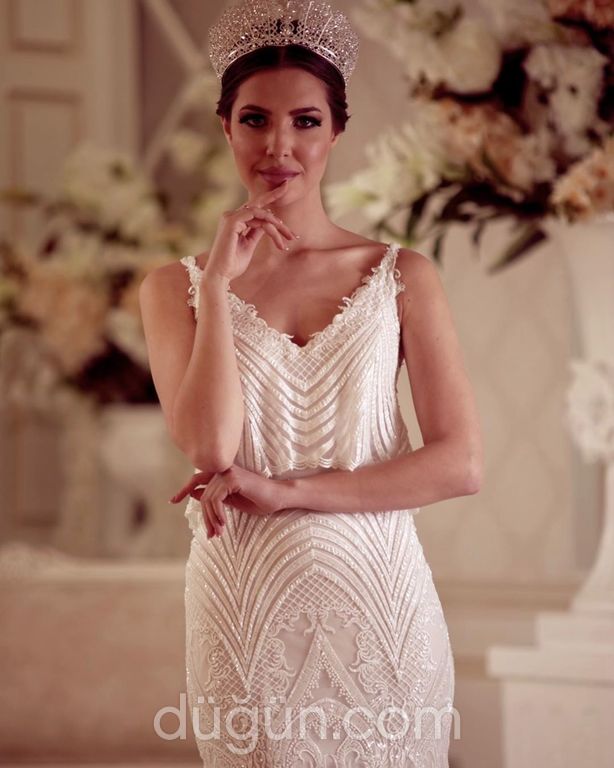 1158 Balık Kesim Sırt Dekolteli V Yaka Gelinlik 5