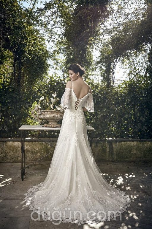 3045 Balık Kesim Sırt Dekolteli V Yaka Gelinlik 3