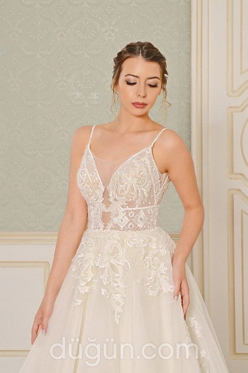 1077 A Kesim Sırt Dekolteli V Yaka Gelinlik 3