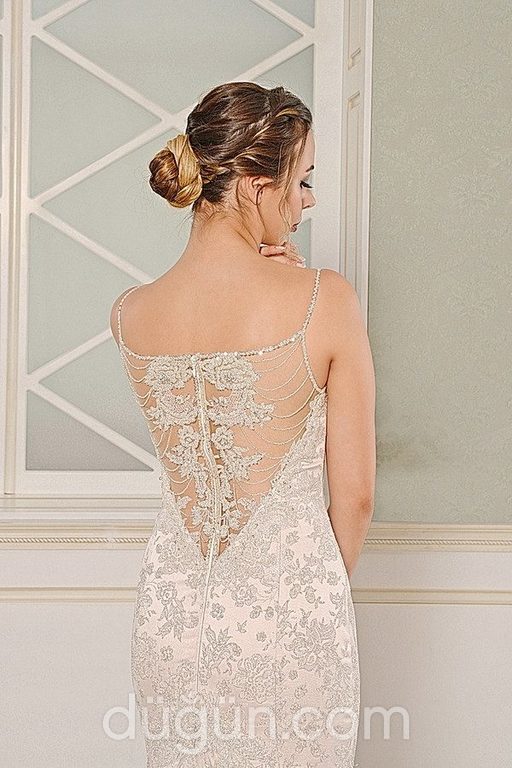 1055 Balık Kesim Straplez Sırt Dekolteli Gelinlik 1