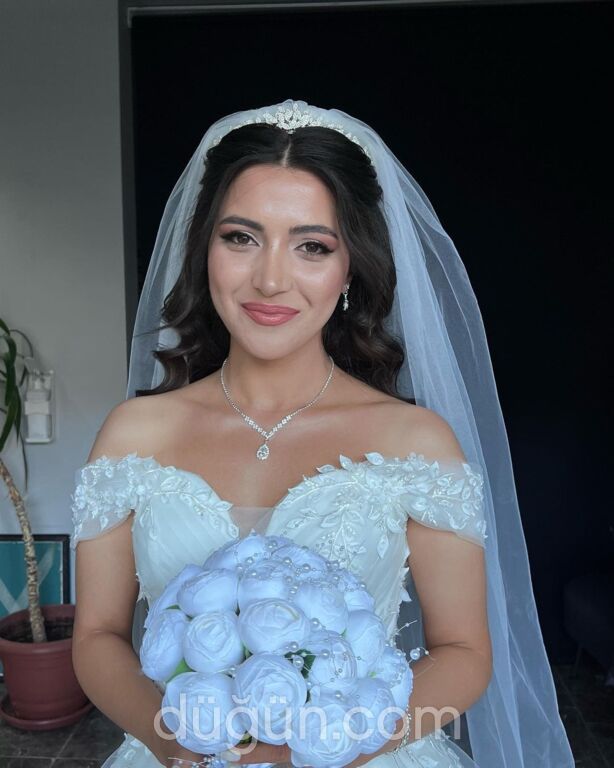 Çizgi Bayan Kuaförü