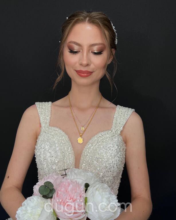 Çizgi Bayan Kuaförü