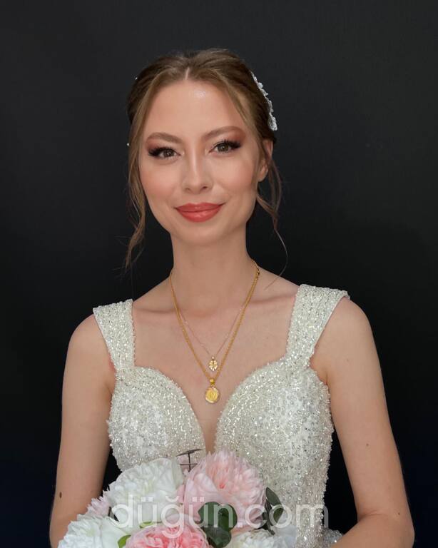 Çizgi Bayan Kuaförü