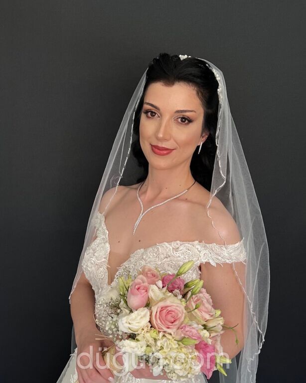 Çizgi Bayan Kuaförü