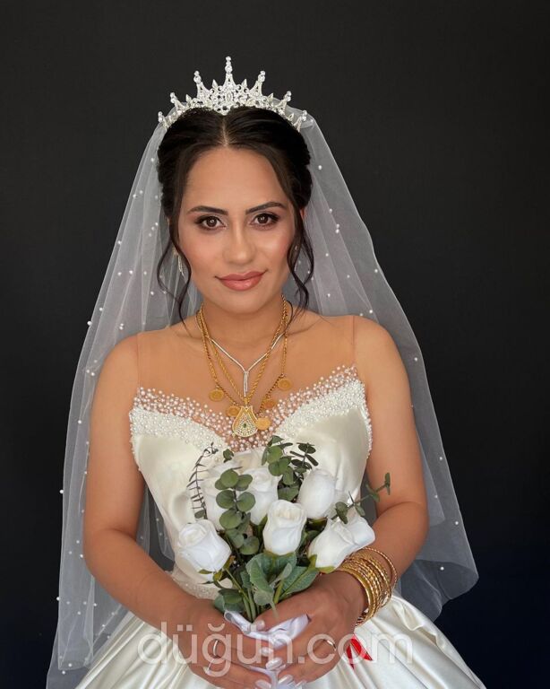 Çizgi Bayan Kuaförü