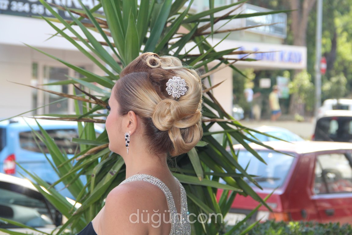 Funda Ozan Make-Up & Coiffeur