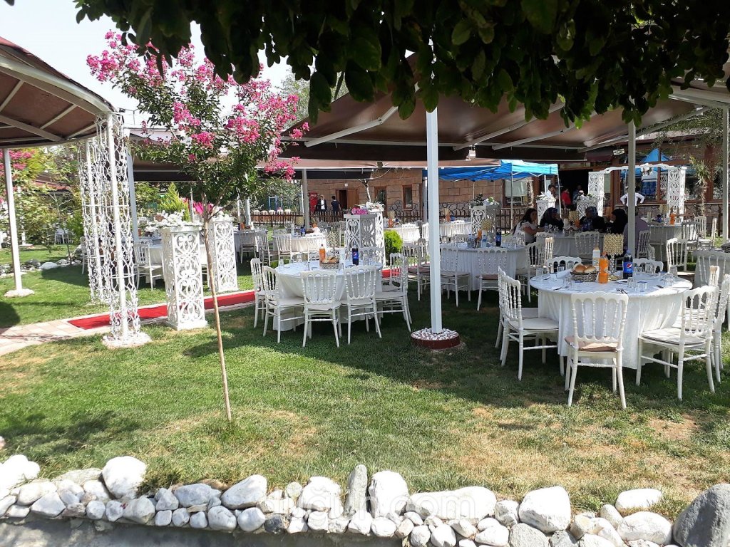 Dere Çınar Kır Bahçesi