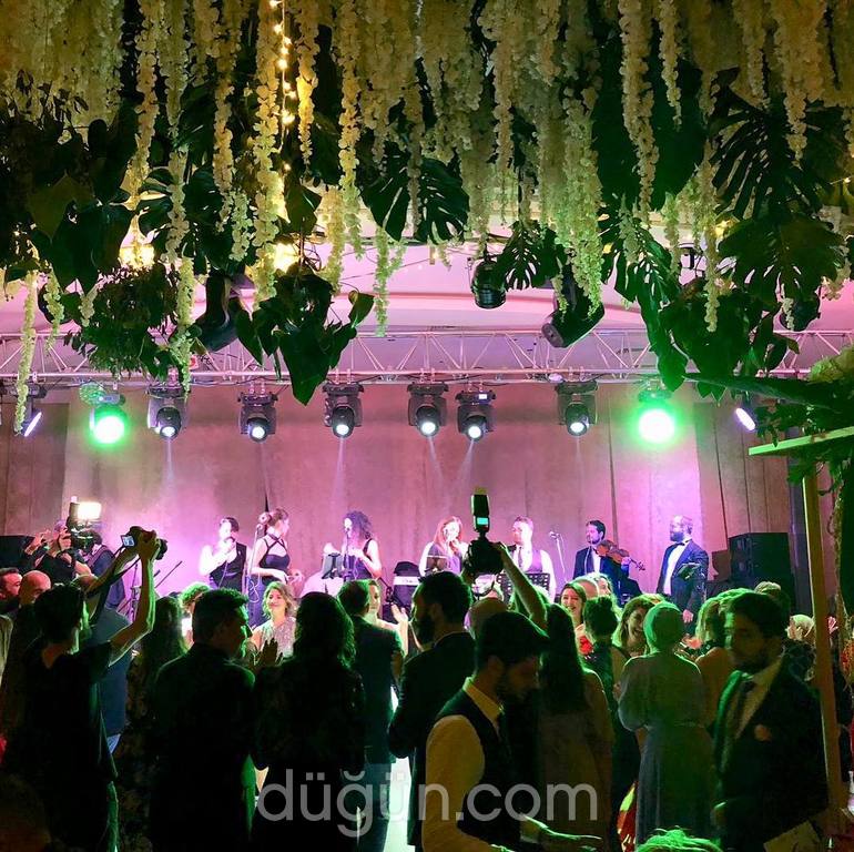 Özgen Akçagül Blue Note Orkestrası