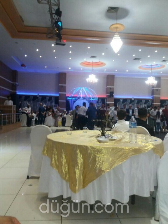 Gökkuşağı Düğün ve Konferans Salonu