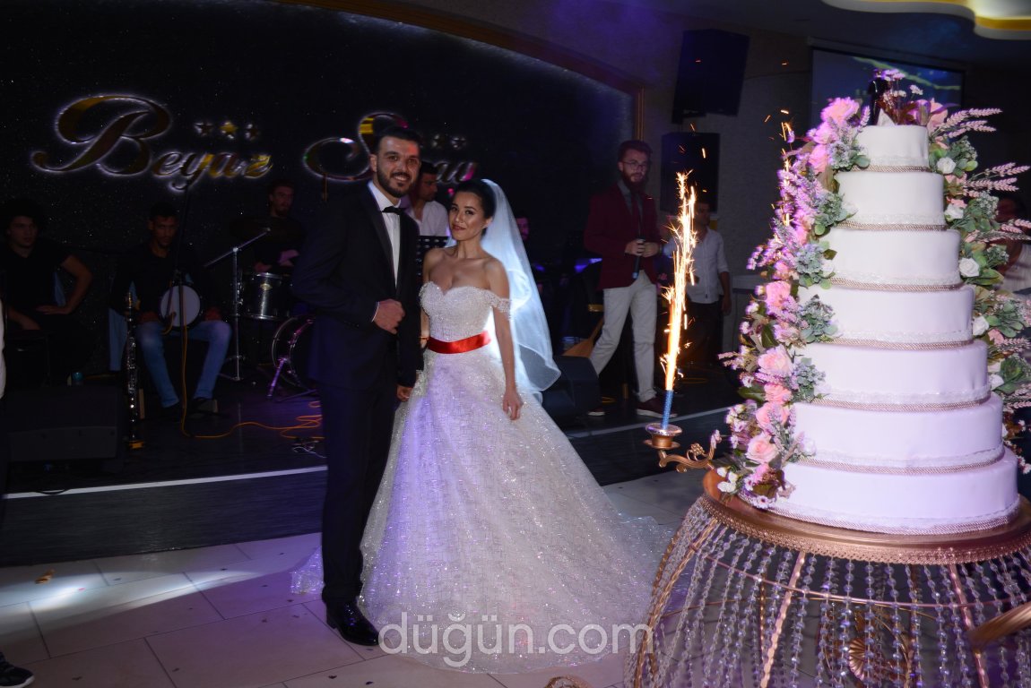 Kuşadası Beyaz Saray Düğün Davet Alanı