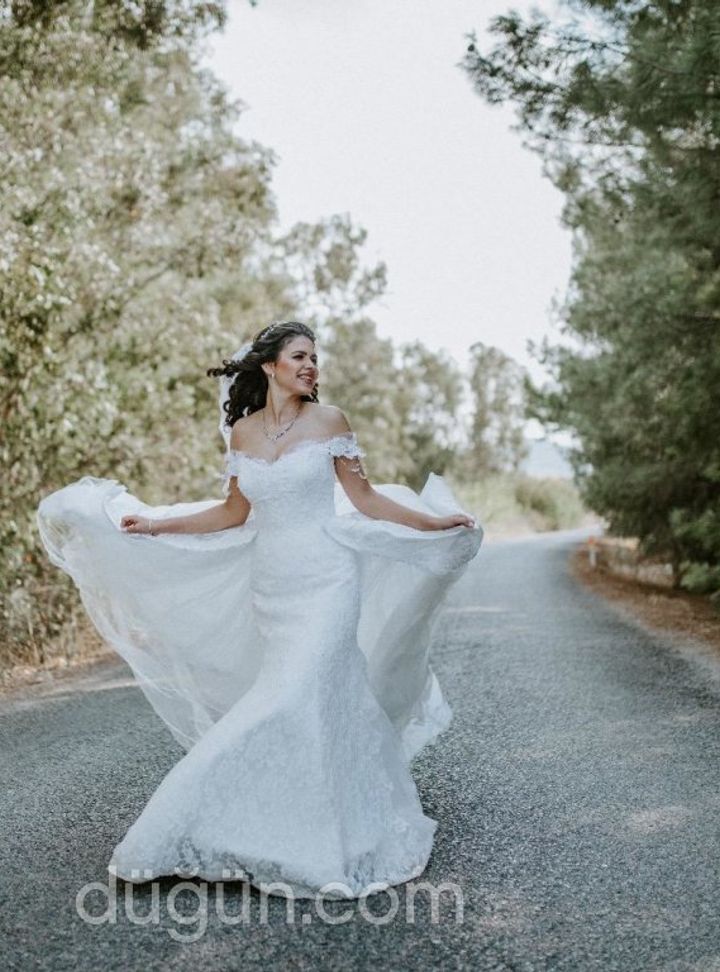 Güler Cer Gelinlik 12 Balık Kesim Straplez Göğüs Dekolteli Gelinlik