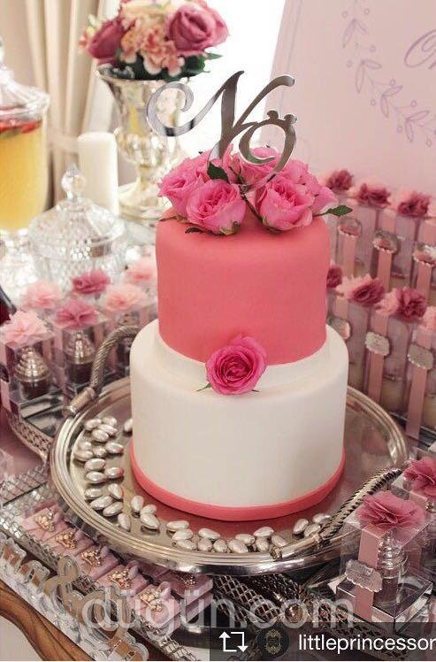 Şeker Hamurlu Nişan Pastası