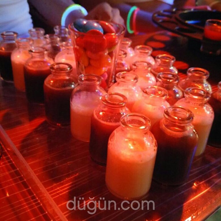 Shaker's Party - Shot