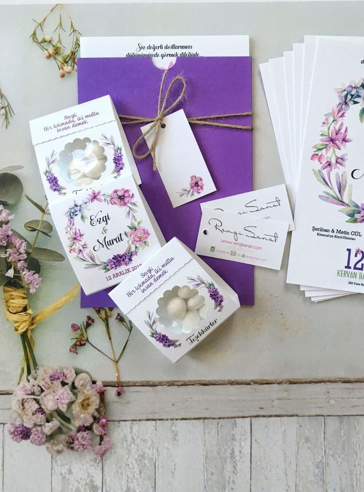 Mor Zarflı Çiçek Detaylı Davetiye