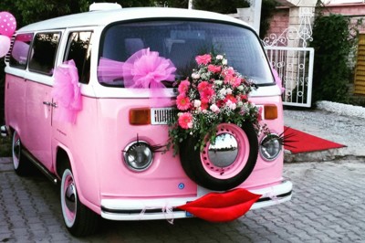 Pembe Düğün Arabası