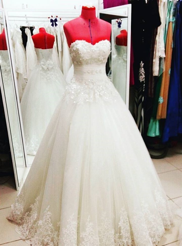 By İlkay Bayhan 5 Prenses Kesim Straplez Sırt Dekolteli Gelinlik