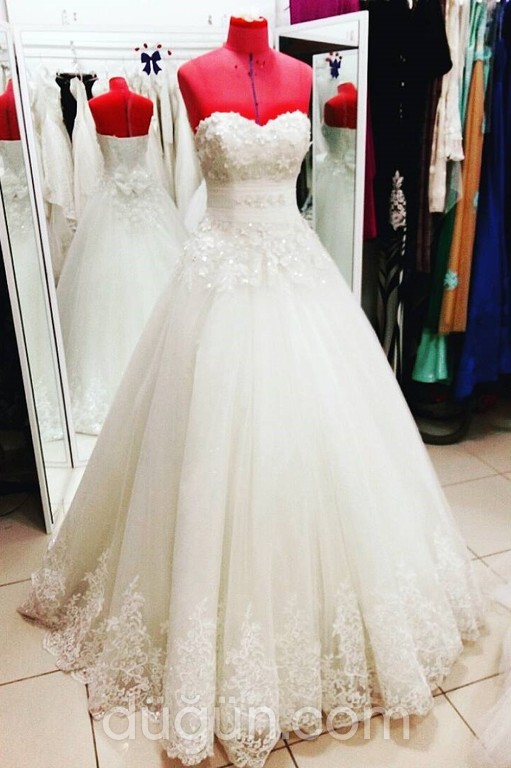 By İlkay Bayhan 5 Prenses Kesim Straplez Sırt Dekolteli Gelinlik