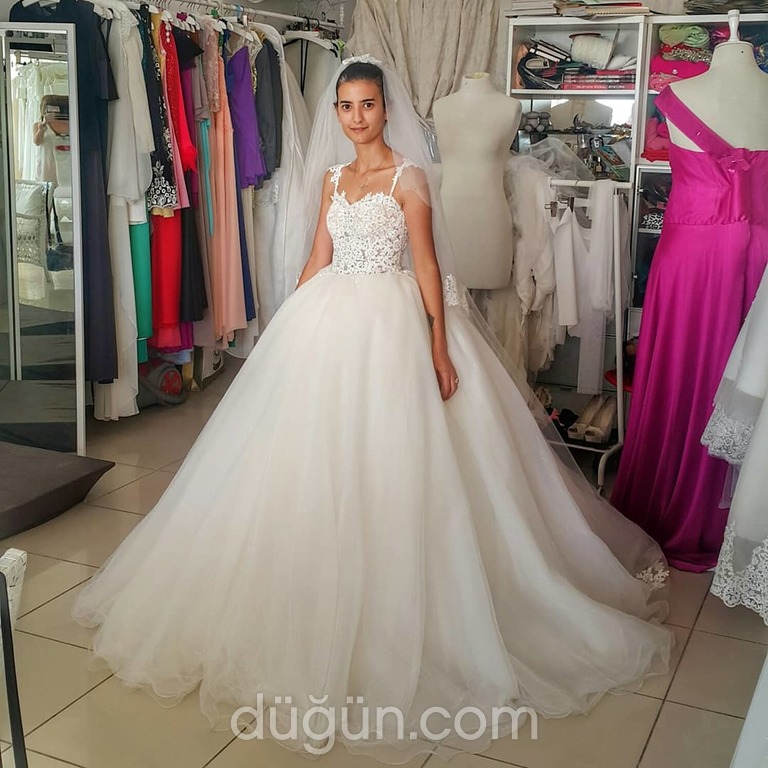 By İlkay Bayhan 1 Prenses Kesim Straplez Sırt Dekolteli Gelinlik 1