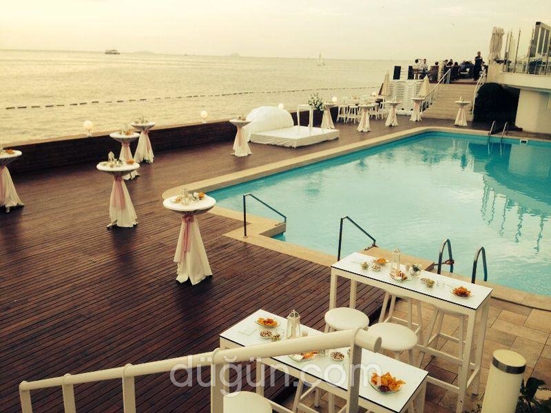 Havuz Başı Kokteyl Düğünü