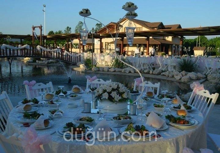 Küçük Göl Kır Bahçesi