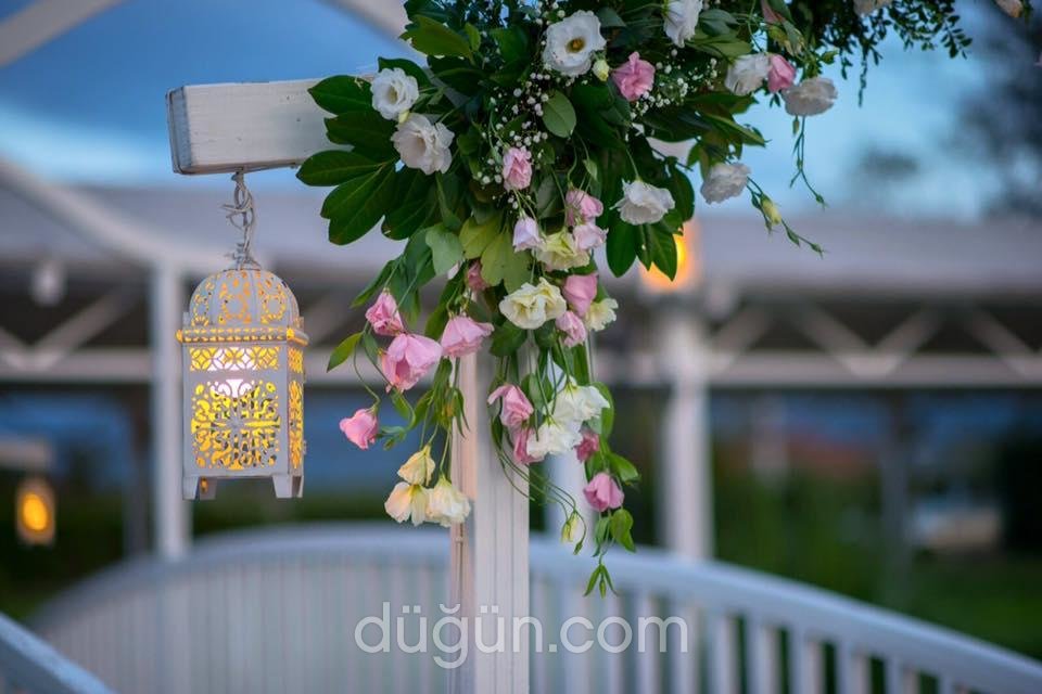 Küçük Göl Kır Bahçesi