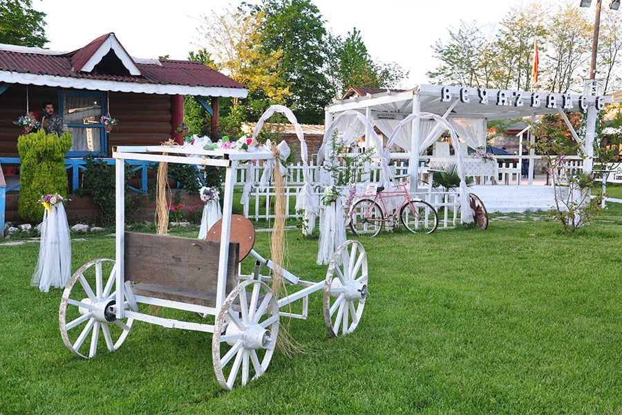 Beyaz Bahçe Kır Düğünü