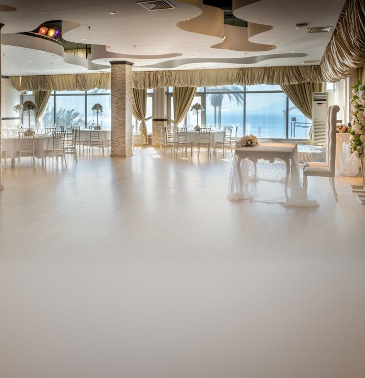 Adonis Hotel