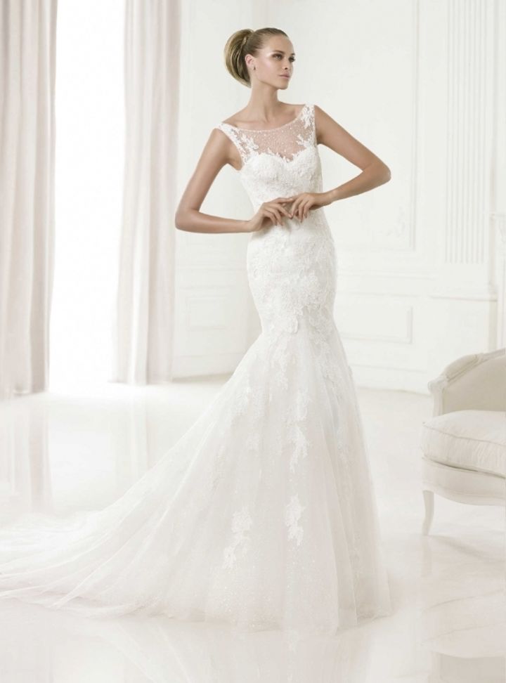 FAP 15 Balık Kesim Kayık Yaka Göğüs Dekolteli Gelinlik