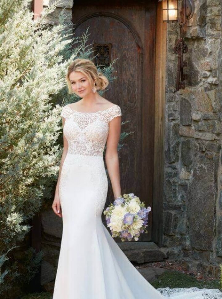 FAP 23 Balık Kesim Kayık Yaka Göğüs Dekolteli Gelinlik