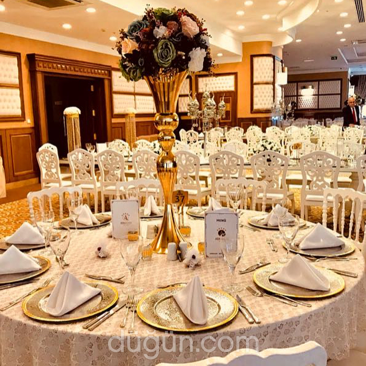 Gold Otel Düğünü Teması