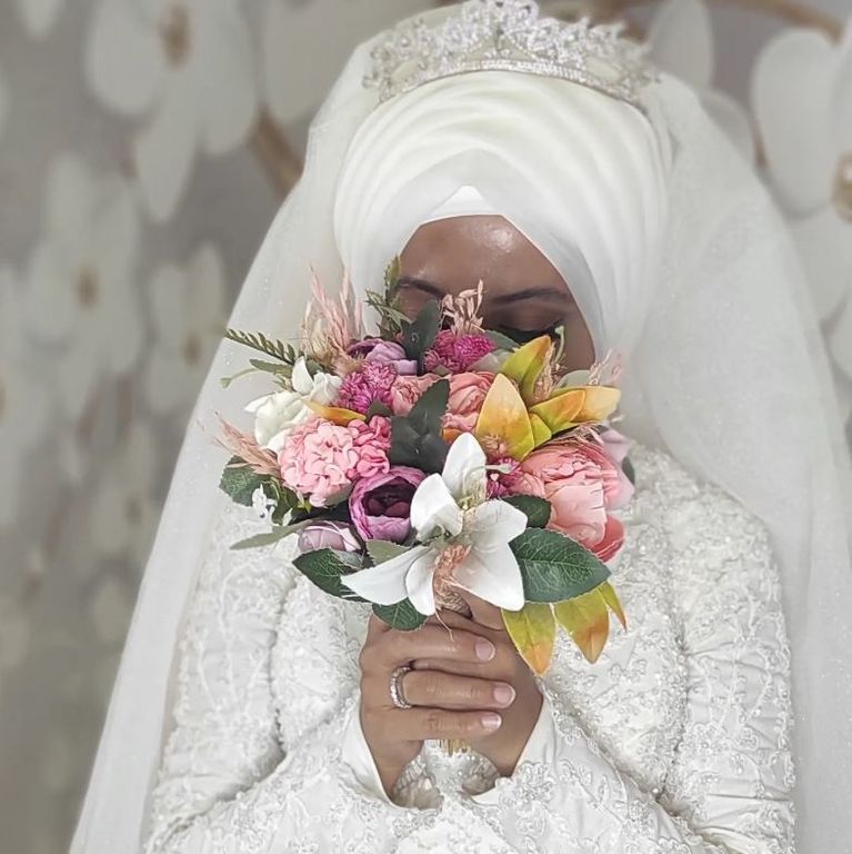 İpek Kuaför ve Gelinlik Evi