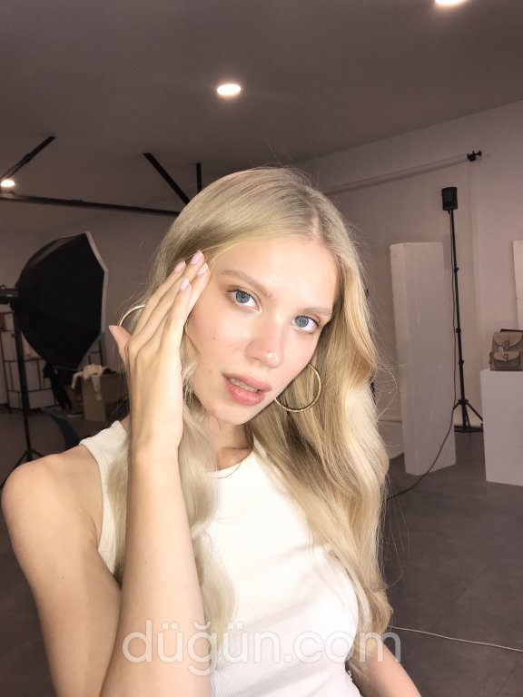 Make Up By Zeynep Cinislioğlu