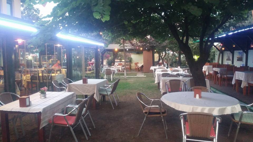 Yelken Restaurant Kır Bahçesi