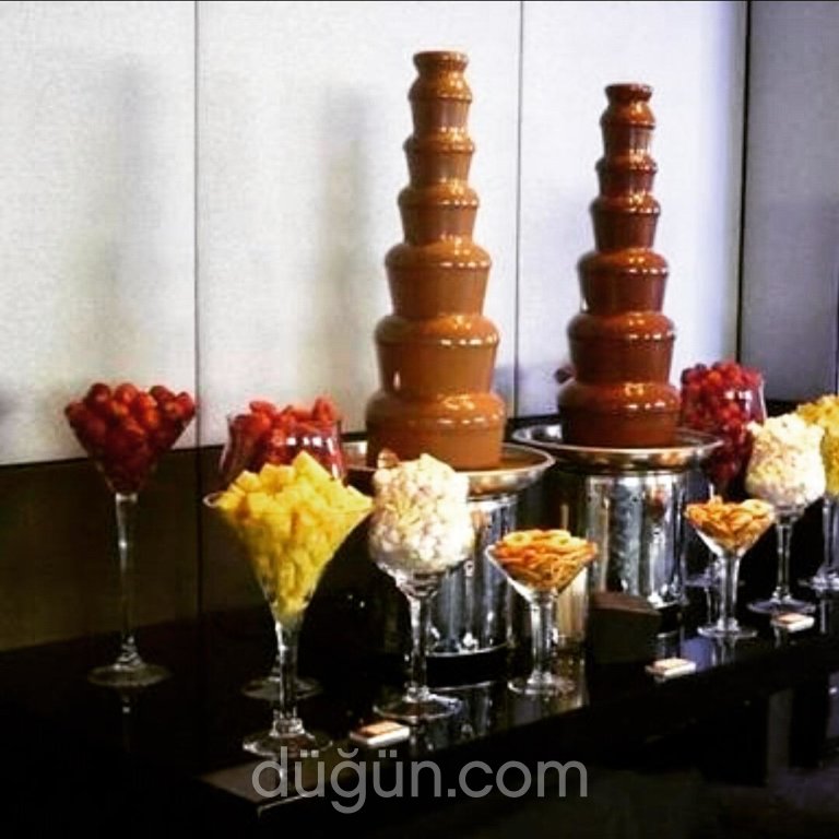 Çikolata İstasyonu Düğün Pastası İzmir