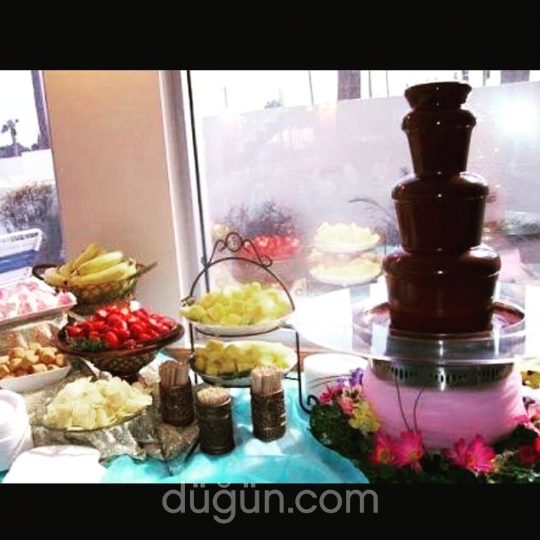 Çikolata İstasyonu Düğün Pastası İzmir