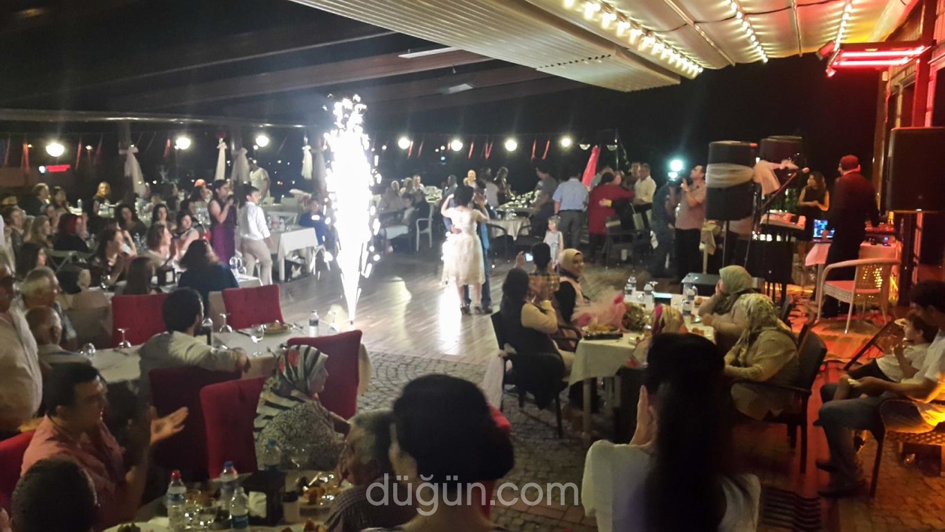 Queen's Restaurant & Cafe