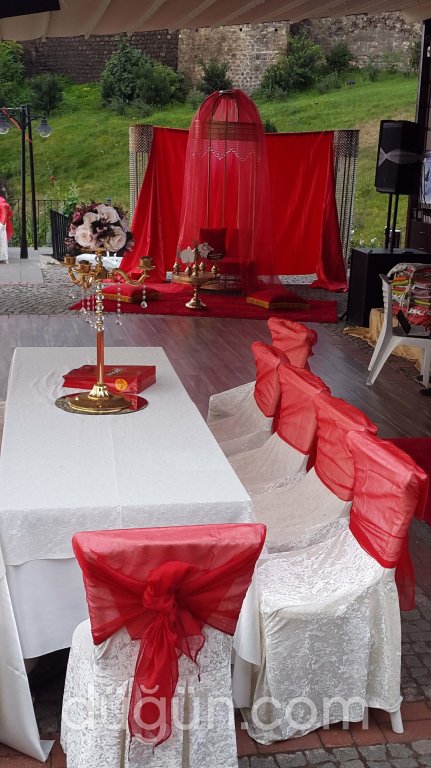 Queen's Restaurant & Cafe