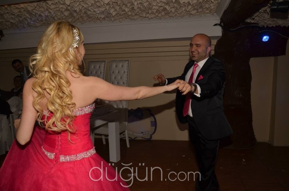 Mustafa Sarı Dans Stüdyo