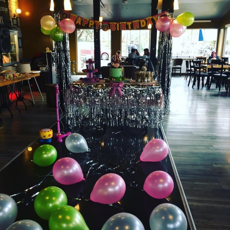 La Noix Cafe Restaurant